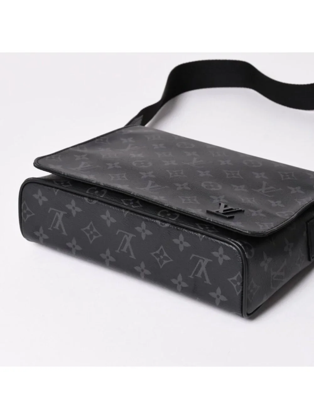 Louis Vuitton District PM Shoulder Bag Monogram Eclipse Canvas